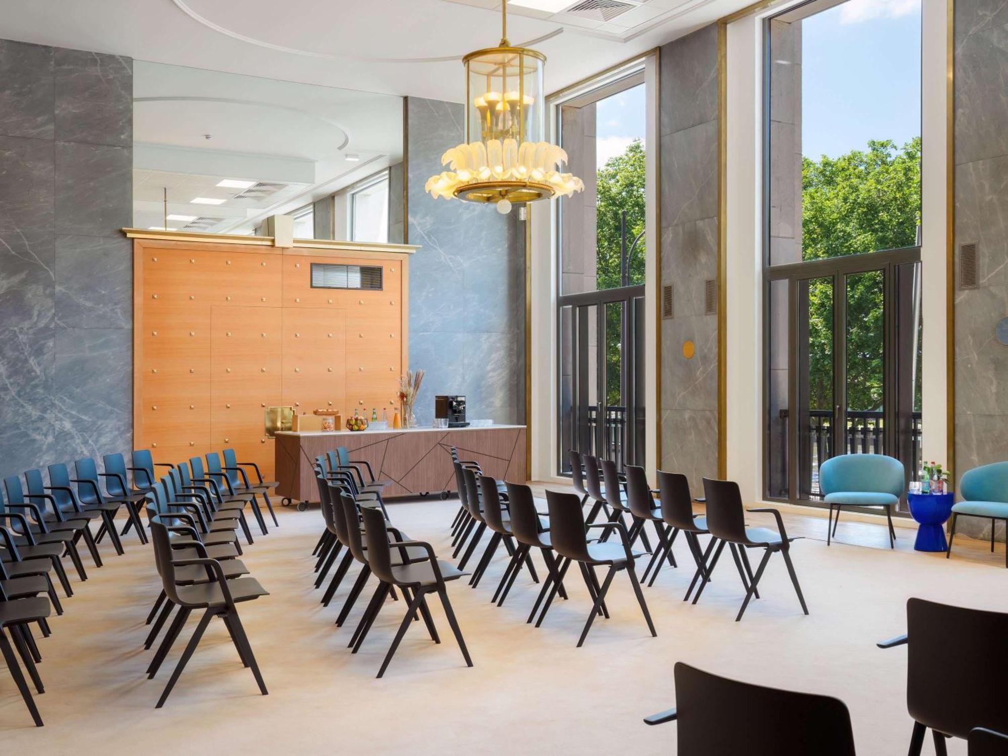 Hotel Novotel Centre Cathedrale 4*