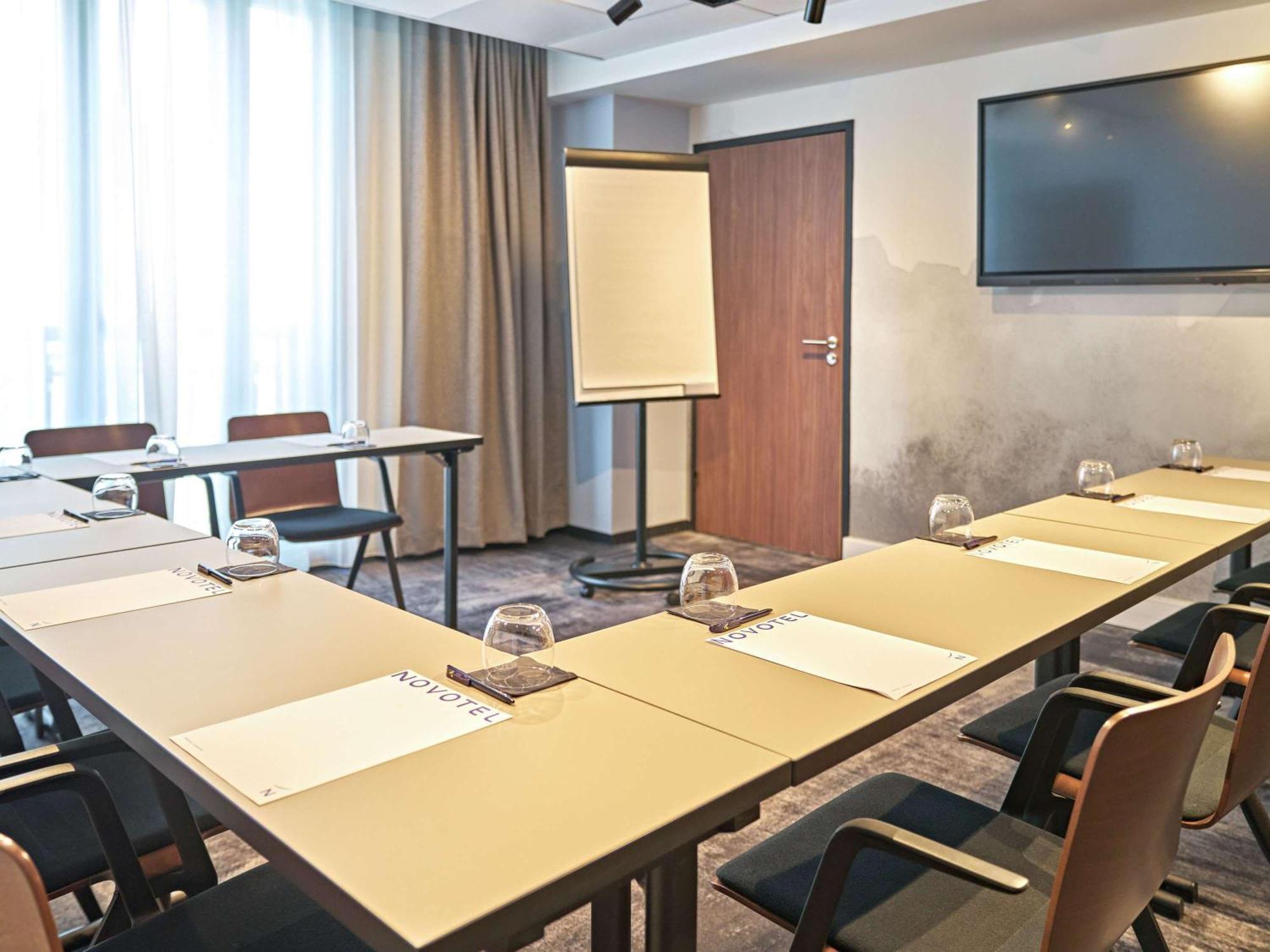 Novotel Centre Cathedrale Hotel 4*